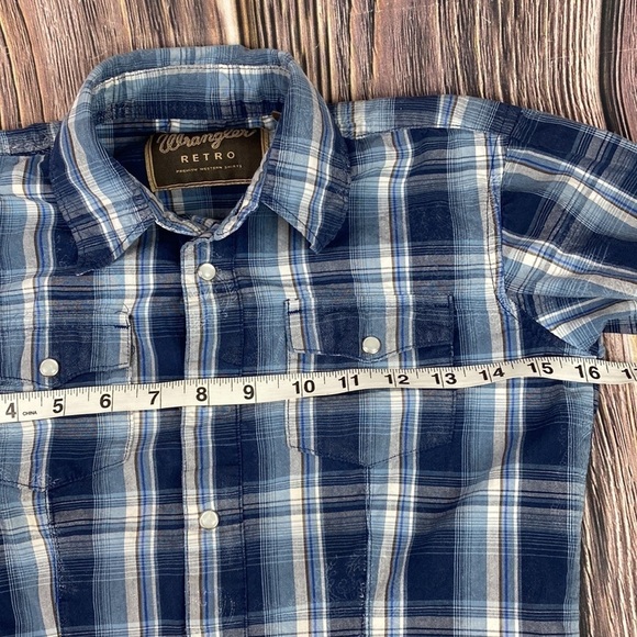Wrangler Blue Plaid Button Down Shirt- Size Medium - Picture 13 of 15